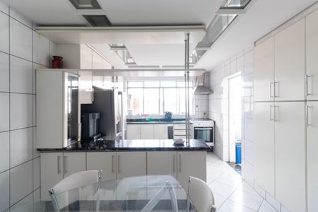 Casa à venda com 400m², 4 quartos e 3 vagasCozinha