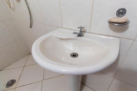 Casa à venda com 400m², 4 quartos e 3 vagasBanheiro - Salão de festas