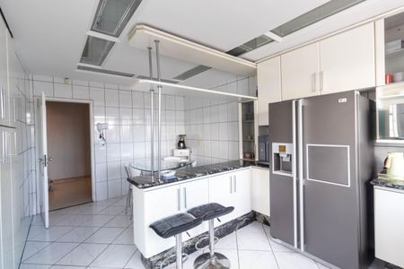 Casa à venda com 400m², 4 quartos e 3 vagasCozinha