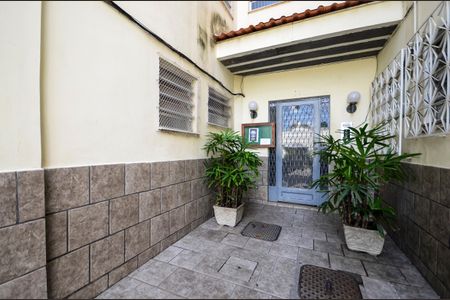Apartamento à venda com 60m², 2 quartos e 1 vaga Apartamento à venda com 60m², 2 quartos e 1 vagaHall