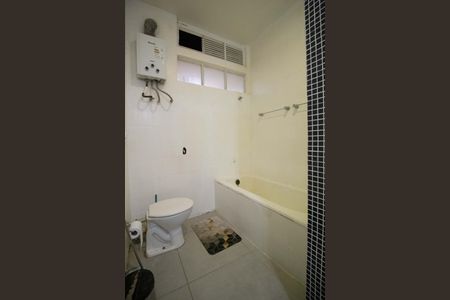 Apartamento à venda com 153m², 3 quartos e sem vagaBanheiro social