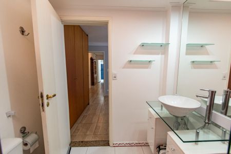 Apartamento à venda com 117m², 3 quartos e 1 vagaBanheiro da suíte