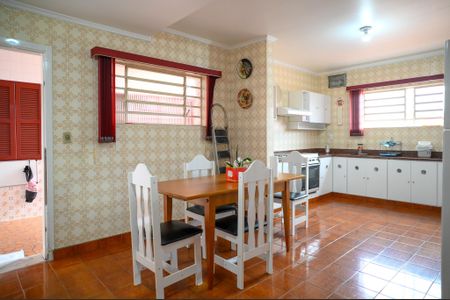 Casa à venda com 350m², 3 quartos e 3 vagasCozinha