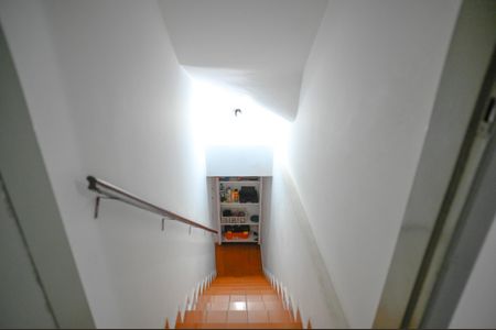 Casa à venda com 350m², 3 quartos e 3 vagasEscada para Garagem