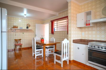 Casa à venda com 350m², 3 quartos e 3 vagasCozinha