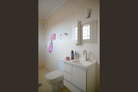 Casa à venda com 350m², 3 quartos e 3 vagasBanheiro Quarto 2 - Suite