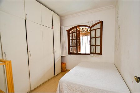 Casa à venda com 360m², 5 quartos e 2 vagasQuarto3