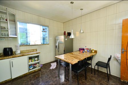 Casa à venda com 360m², 5 quartos e 2 vagasCozinha