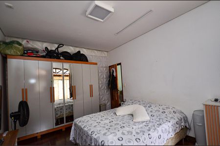 Casa à venda com 360m², 5 quartos e 2 vagasQuarto2