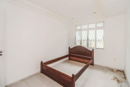 Casa à venda com 268m², 5 quartos e 3 vagas Casa à venda com 268m², 5 quartos e 3 vagasQuarto 2