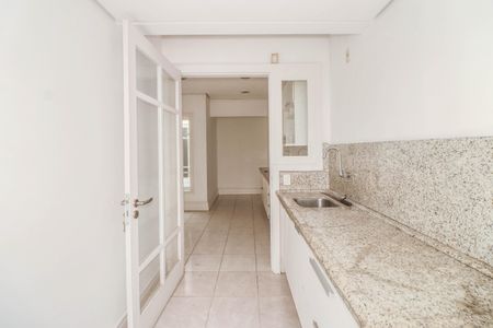 Casa à venda com 268m², 5 quartos e 3 vagas Casa à venda com 268m², 5 quartos e 3 vagasCozinha