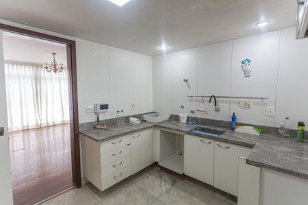 Apartamento à venda com 250m², 4 quartos e 4 vagasCozinha