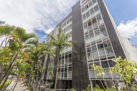 Apartamento à venda com 250m², 4 quartos e 4 vagasFachada Lateral