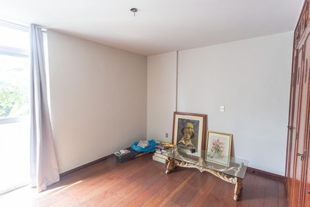 Apartamento à venda com 250m², 4 quartos e 4 vagasQuarto 2