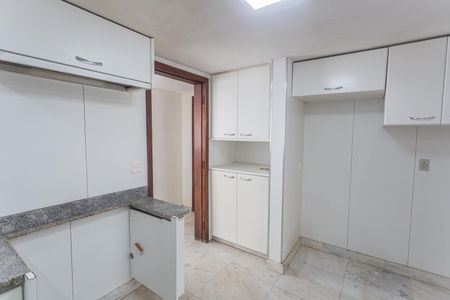 Apartamento à venda com 250m², 4 quartos e 4 vagasCozinha