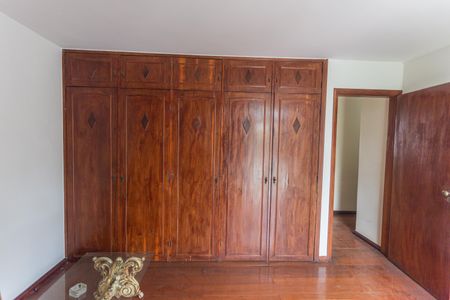 Apartamento à venda com 250m², 4 quartos e 4 vagasArmário do Quarto 2