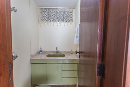 Apartamento à venda com 250m², 4 quartos e 4 vagasLavabo da Sala 2