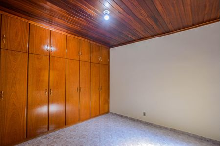 Casa para alugar com 130m², 3 quartos e 8 vagasQuarto 2
