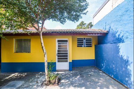 Casa para alugar com 130m², 3 quartos e 8 vagasQuintal