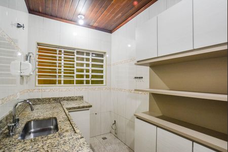 Casa para alugar com 130m², 3 quartos e 8 vagasCozinha