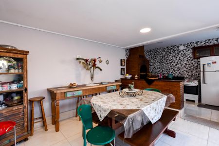 Casa à venda com 415m², 4 quartos e 4 vagas Casa à venda com 415m², 4 quartos e 4 vagasCozinha