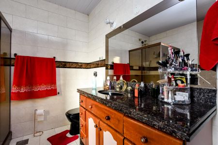 Casa à venda com 415m², 4 quartos e 4 vagas Casa à venda com 415m², 4 quartos e 4 vagasBanheiro