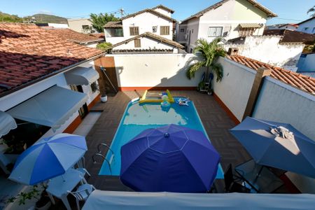 Casa à venda com 415m², 4 quartos e 4 vagas Casa à venda com 415m², 4 quartos e 4 vagasVista do Quarto