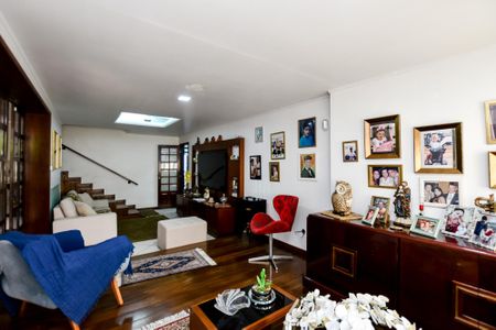 Casa à venda com 415m², 4 quartos e 4 vagas Casa à venda com 415m², 4 quartos e 4 vagasSala