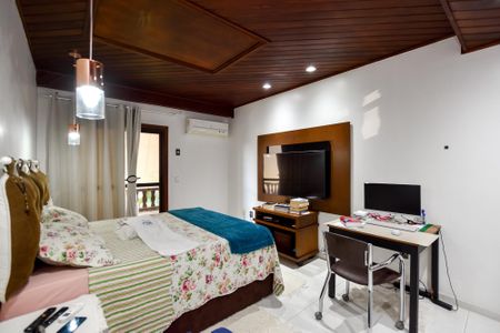 Casa à venda com 415m², 4 quartos e 4 vagas Casa à venda com 415m², 4 quartos e 4 vagasQuarto 3