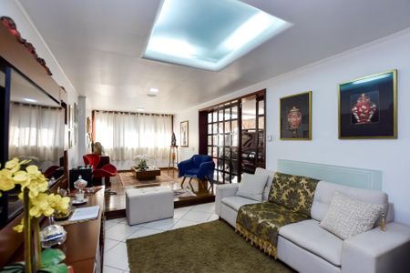 Casa à venda com 415m², 4 quartos e 4 vagas Casa à venda com 415m², 4 quartos e 4 vagasSala