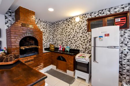 Casa à venda com 415m², 4 quartos e 4 vagas Casa à venda com 415m², 4 quartos e 4 vagasCozinha