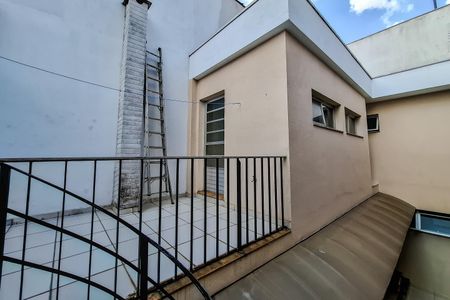 Casa à venda com 250m², 3 quartos e 3 vagas Casa à venda com 250m², 3 quartos e 3 vagasÁrea comum