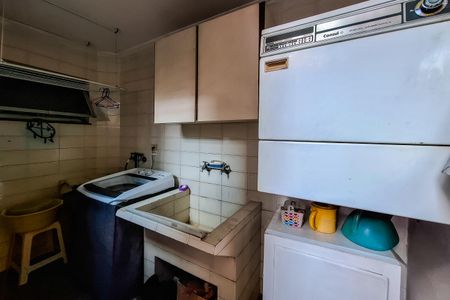 Casa à venda com 250m², 3 quartos e 3 vagas Casa à venda com 250m², 3 quartos e 3 vagasÁrea de Serviço