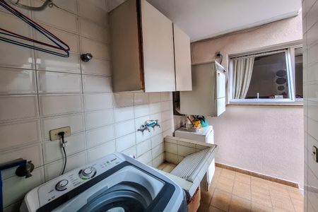 Casa à venda com 250m², 3 quartos e 3 vagas Casa à venda com 250m², 3 quartos e 3 vagasÁrea de Serviço