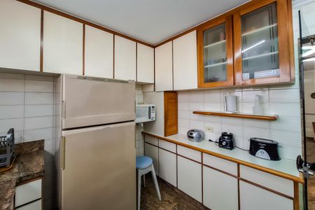 Casa à venda com 250m², 3 quartos e 3 vagas Casa à venda com 250m², 3 quartos e 3 vagasCozinha