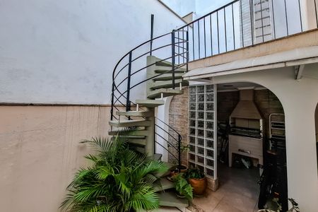 Casa à venda com 250m², 3 quartos e 3 vagas Casa à venda com 250m², 3 quartos e 3 vagasÁrea comum
