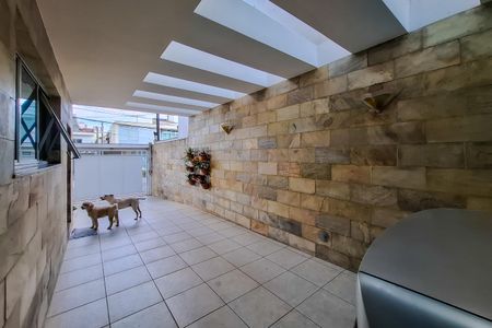 Casa à venda com 250m², 3 quartos e 3 vagas Casa à venda com 250m², 3 quartos e 3 vagasGaragem