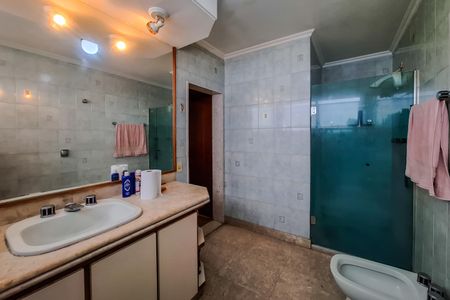 Casa à venda com 250m², 3 quartos e 3 vagas Casa à venda com 250m², 3 quartos e 3 vagasBanheiro