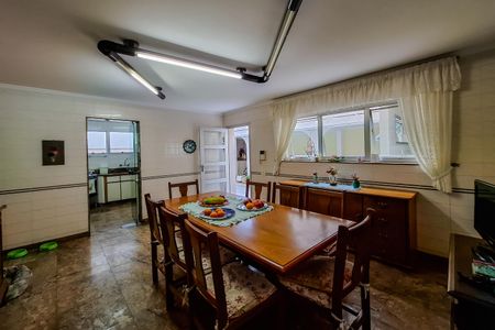 Casa à venda com 250m², 3 quartos e 3 vagas Casa à venda com 250m², 3 quartos e 3 vagasCopa