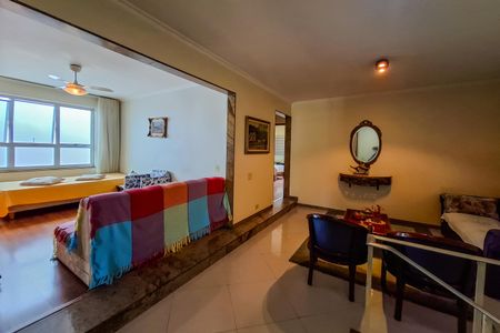 Casa à venda com 250m², 3 quartos e 3 vagas Casa à venda com 250m², 3 quartos e 3 vagasSala 2