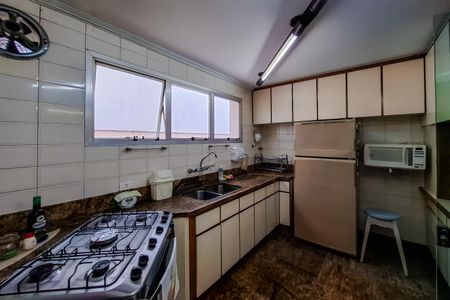 Casa à venda com 250m², 3 quartos e 3 vagas Casa à venda com 250m², 3 quartos e 3 vagasCozinha