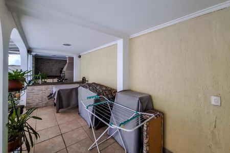 Casa à venda com 250m², 3 quartos e 3 vagas Casa à venda com 250m², 3 quartos e 3 vagasÁrea comum