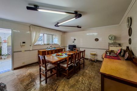 Casa à venda com 250m², 3 quartos e 3 vagas Casa à venda com 250m², 3 quartos e 3 vagasCopa