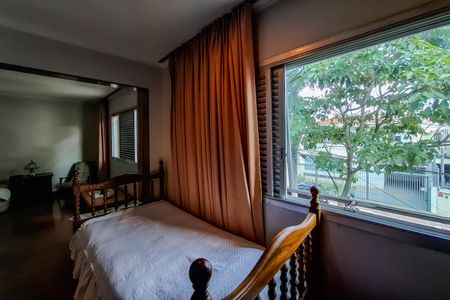 Casa à venda com 250m², 3 quartos e 3 vagas Casa à venda com 250m², 3 quartos e 3 vagasQuarto