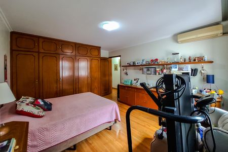 Casa à venda com 250m², 3 quartos e 3 vagas Casa à venda com 250m², 3 quartos e 3 vagasQuarto 3