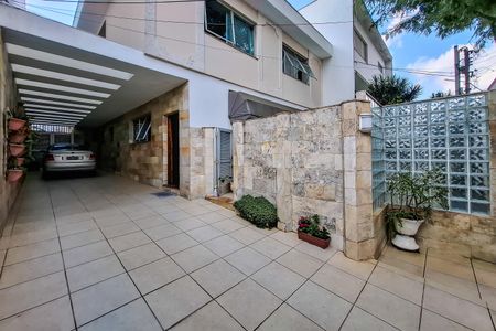 Casa à venda com 250m², 3 quartos e 3 vagas Casa à venda com 250m², 3 quartos e 3 vagasGaragem