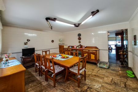 Casa à venda com 250m², 3 quartos e 3 vagas Casa à venda com 250m², 3 quartos e 3 vagasCopa