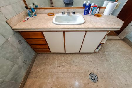 Casa à venda com 250m², 3 quartos e 3 vagas Casa à venda com 250m², 3 quartos e 3 vagasBanheiro