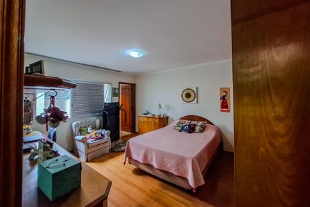 Casa à venda com 250m², 3 quartos e 3 vagas Casa à venda com 250m², 3 quartos e 3 vagasQuarto 3