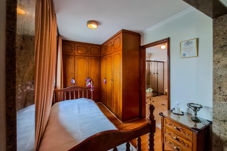 Casa à venda com 250m², 3 quartos e 3 vagas Casa à venda com 250m², 3 quartos e 3 vagasQuarto